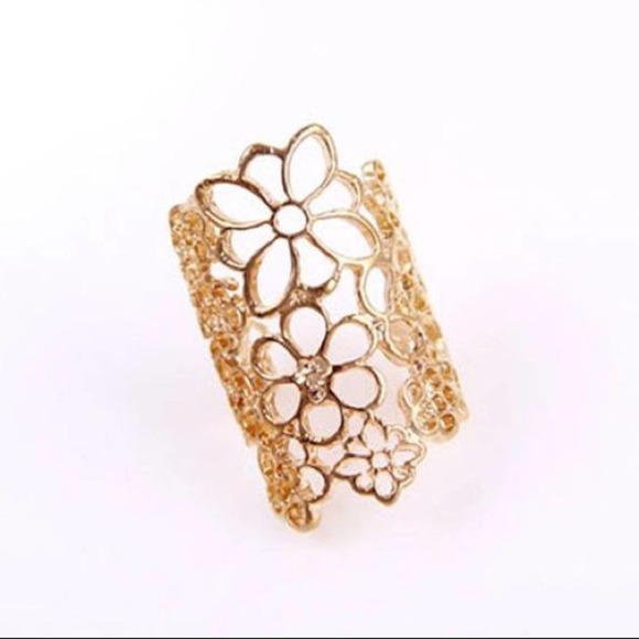 Hollow Pattern Ring Korean Lace Rose Flower Ring - Picture 1 of 2